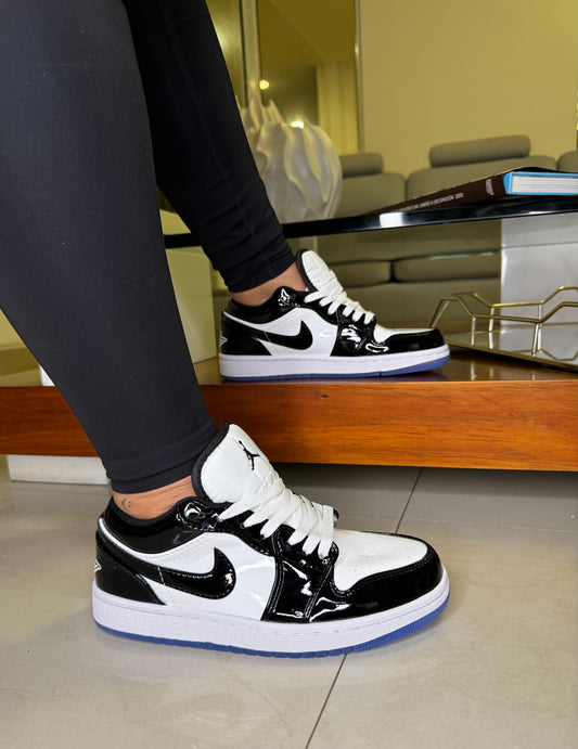 Retro 1 blanca negra