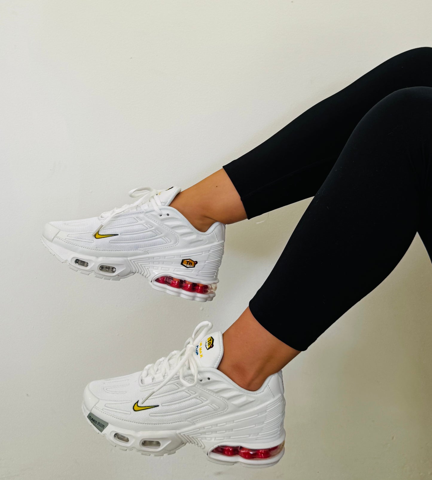 NIKE TN PLUS BLANCA ROJA