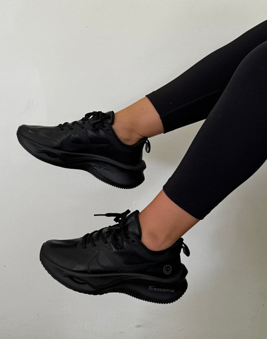 NIKE ZOOM CARITA NEGRA