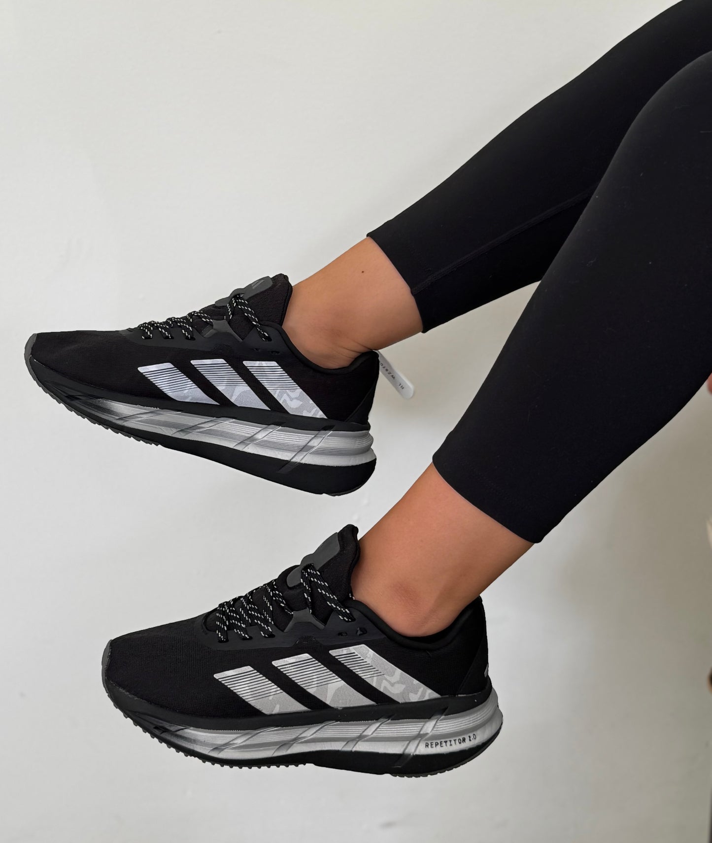 ADISTAR NEGRA PLATEADA