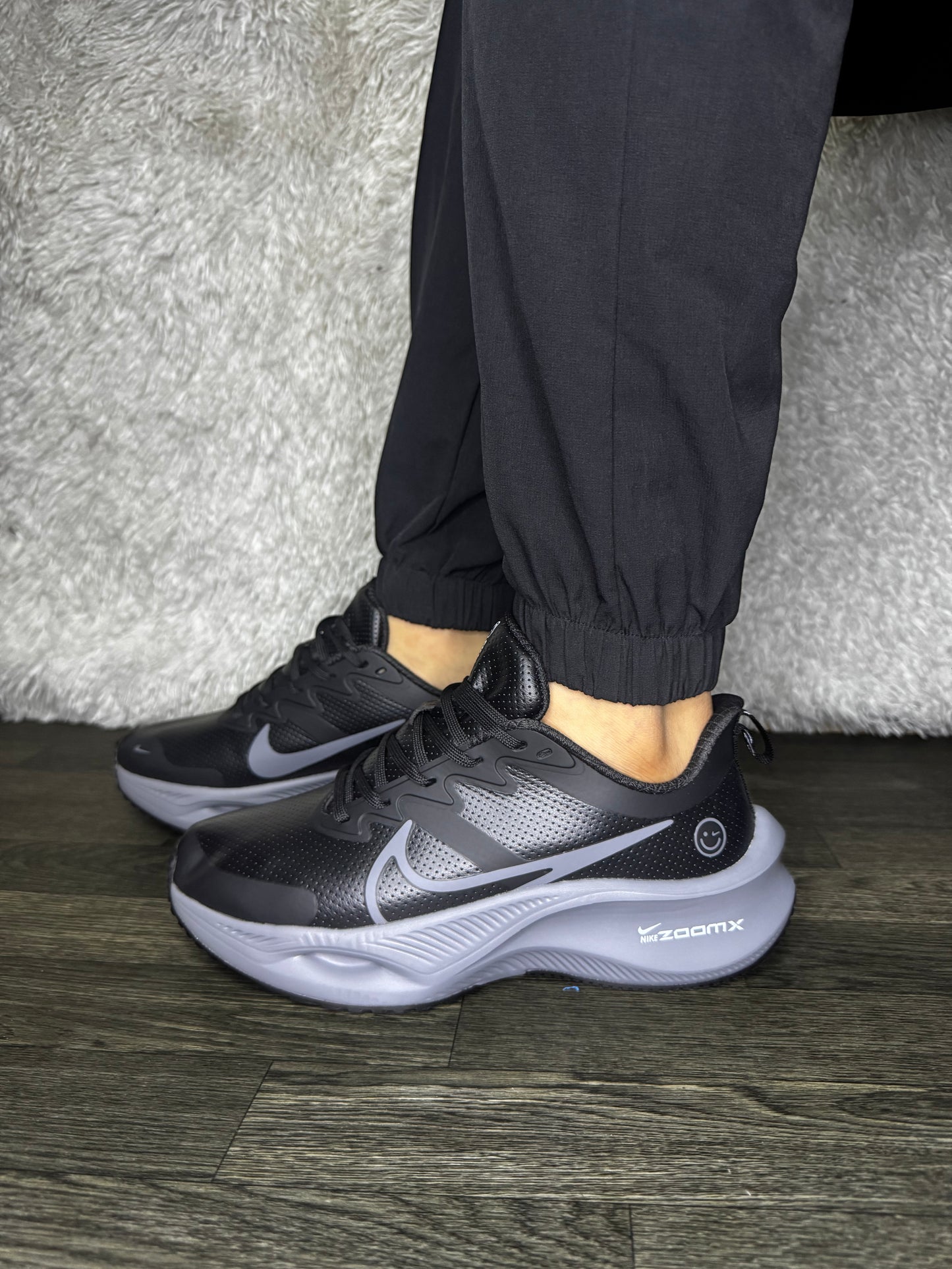 NIKE ZOOM CARITA NEGRA GRIS